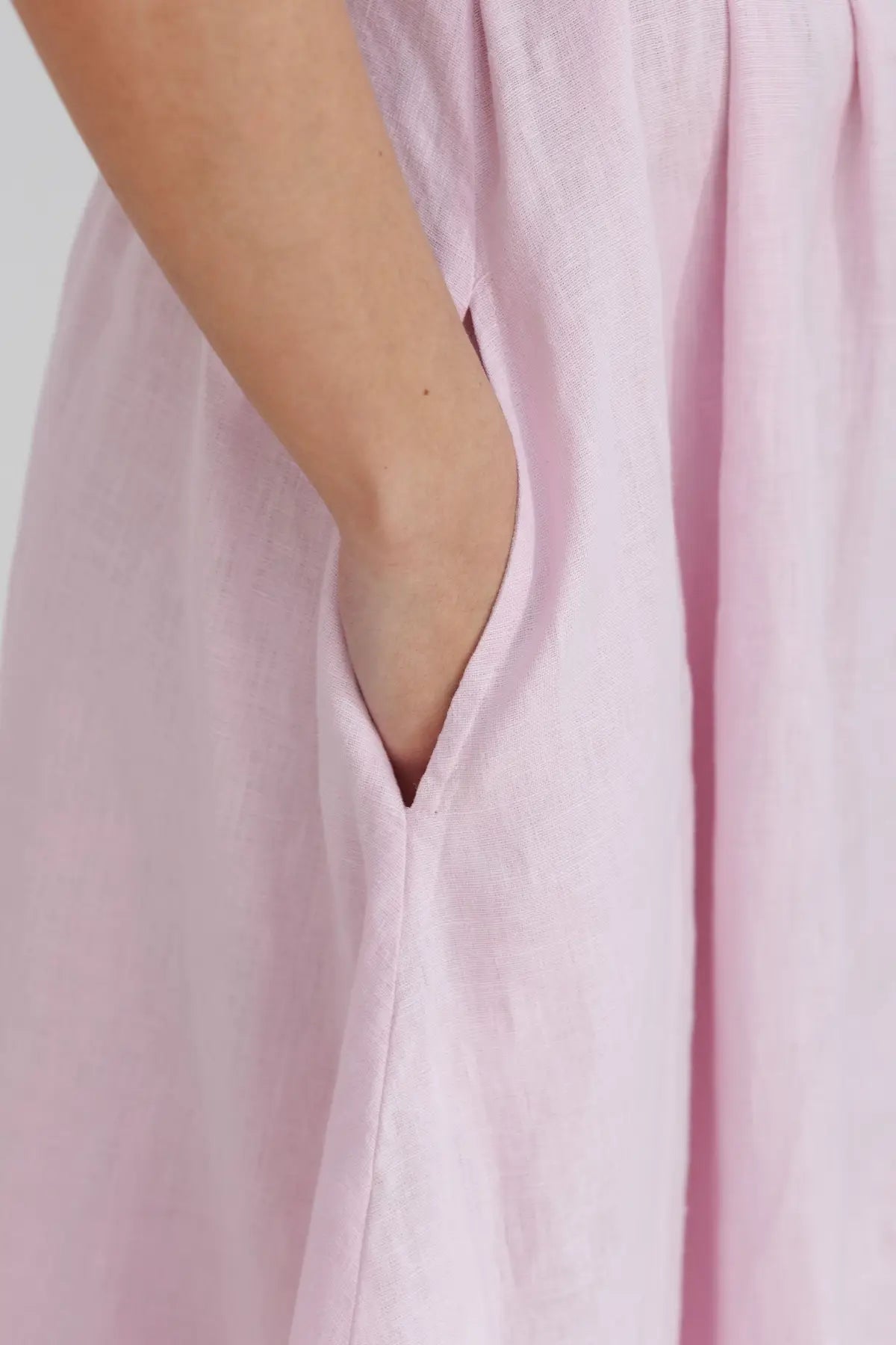 Montgomery linen dress lilac